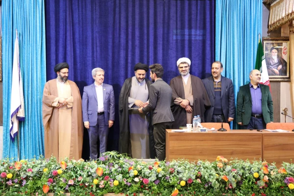 تربیت معلم به نامش نیست بلکه به محتوا و روش های مناسب آن است 8