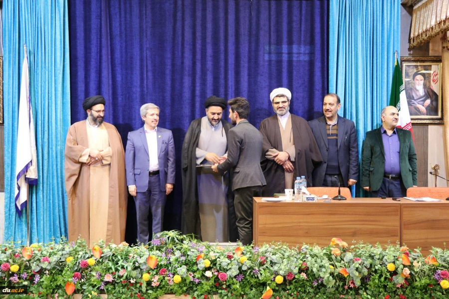 تربیت معلم به نامش نیست بلکه به محتوا و روش های مناسب آن است 8