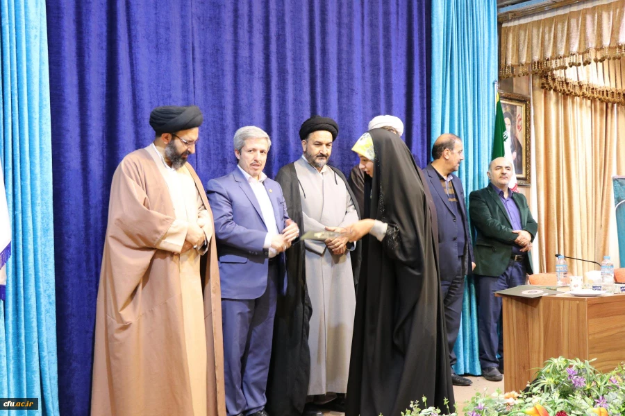 تربیت معلم به نامش نیست بلکه به محتوا و روش های مناسب آن است 10