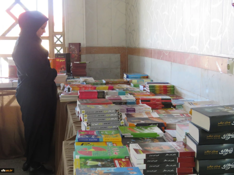 برگزاری نمایشگاه کتاب در پردیس های استانی دانشگاه فرهنگیان یزد 6