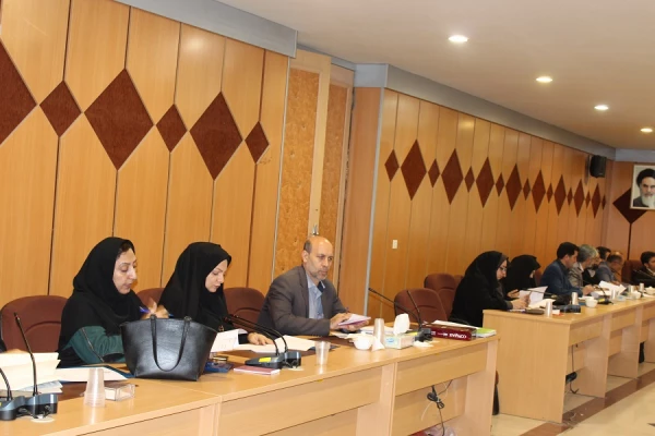 دوره باز آموزی و توانمند سازی اساتید کارورزی برگزار شد. 4