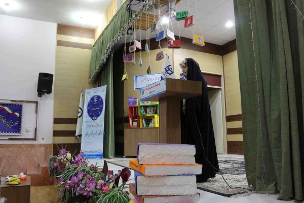 دکتر صفرزاده در مراسم هفته پژوهش پردیس های دانشگاه فرهنگیان خراسان شمالی بیان نمود:

پژوهش کلید همه قفل هاست. 5