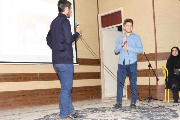 دکتر صفرزاده در مراسم هفته پژوهش پردیس های دانشگاه فرهنگیان خراسان شمالی بیان نمود:

پژوهش کلید همه قفل هاست. 8