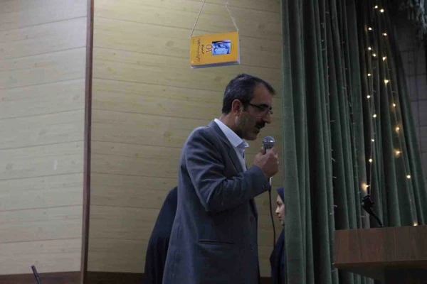 دکتر صفرزاده در مراسم هفته پژوهش پردیس های دانشگاه فرهنگیان خراسان شمالی بیان نمود:

پژوهش کلید همه قفل هاست. 9