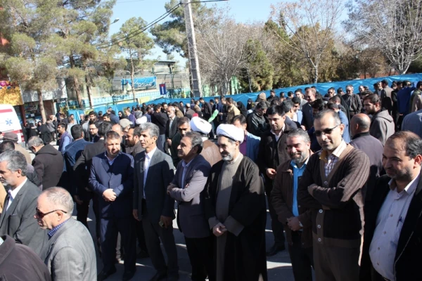 حضور مسئولان، اساتید، کارکنان و دانشجومعلمان دانشگاه فرهنگیان کرمان در مراسم گرامیداشت 9 دی 4