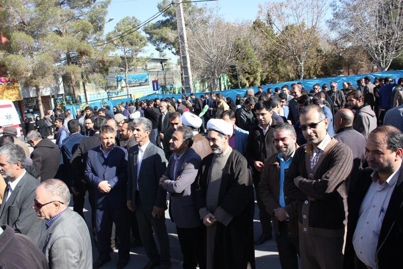 حضور مسئولان، اساتید، کارکنان و دانشجومعلمان دانشگاه فرهنگیان کرمان در مراسم گرامیداشت 9 دی 4