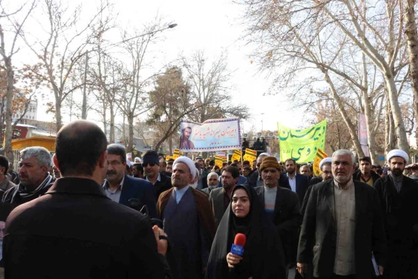 حضور کارکنان و دانشجویان دانشگاه فرهنگیان خراسان شمالی در مراسم بزرگداشت 9 دی 2