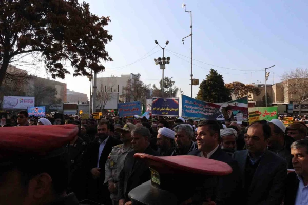 حضور کارکنان و دانشجویان دانشگاه فرهنگیان خراسان شمالی در مراسم بزرگداشت 9 دی 3