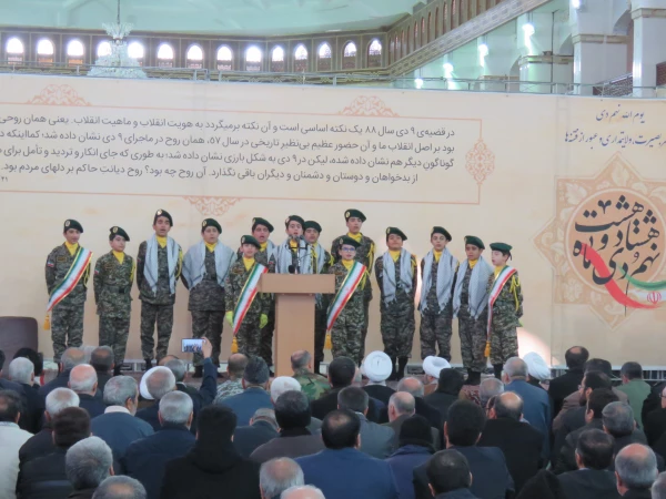 حضور مدیریت، مسئولین، اساتید و کارکنان دانشگاه فرهنگیان استان آذربایجان شرقی به همراه مردم شهیدپرور تبریز در مراسم بزرگداشت حماسه 9 دی در مصلی بزرگ تبریز 4