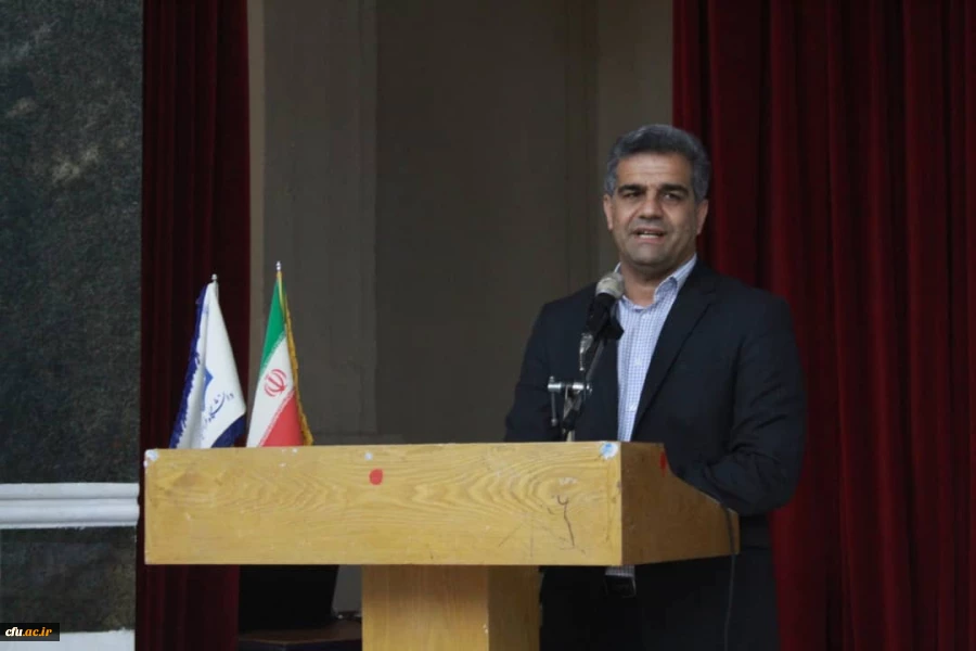 رئیس دانشگاه فرهنگیان استان بوشهر

هدف گذاری ما در سال آینده میزبانی 1800 دانشجو است 5