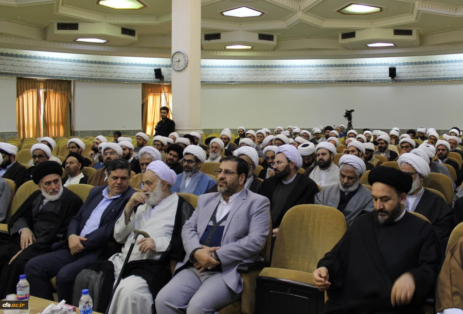 حضور روحانیون با وقت گذاری، دلسوزی، مجاهدت و کمک به توانمندسازی دانشجومعلمان به عنوان سرمایه انسانی آینده نظام تعلیم و تربیت کشور، نقش ویژه ای در تحقق اهداف دانشگاه دارد. 7