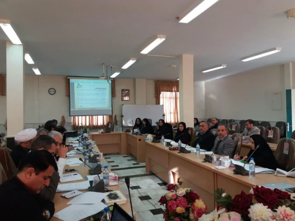 دوره ی بازآموزی مدرسان کارورزی پردیس های دانشگاه فرهنگیان استان مرکزی برگزار شد.
 9