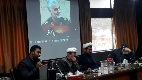 مراسم سوگواری شهادت سردار رشید اسلام سپهبد حاج قاسم سلیمانی در دانشگاه فرهنگیان استان کرمان برگزار شد.