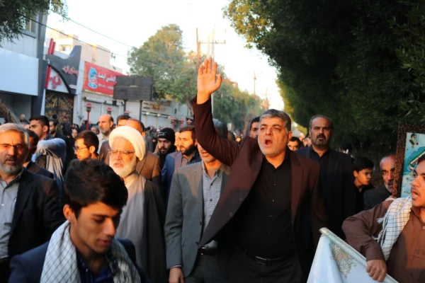 حضور پرشور مدیریت،مسئولین،اساتید،کارکنان و دانشجو معلمان دانشگاه فرهنگیان استان خوزستان در مراسم تشییع پیکر سردار شهید حاج قاسم سلیمانی