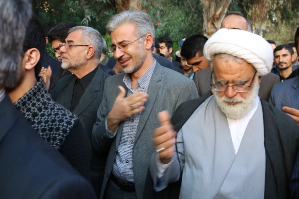 حضور پرشور مدیریت،مسئولین،اساتید،کارکنان و دانشجو معلمان دانشگاه فرهنگیان استان خوزستان در مراسم تشییع پیکر سردار شهید حاج قاسم سلیمانی