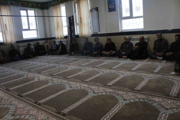 جهانیان بدانند.

یاد و نام شهداء همیشه ماندگار و راهشان ادامه دارد. 3