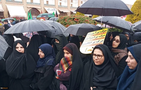 حضور مسئولین و کارکنان دانشگاه فرهنگیان استان اصفهان در مراسم بزرگداشت سردار حاج قاسم سلیمانی