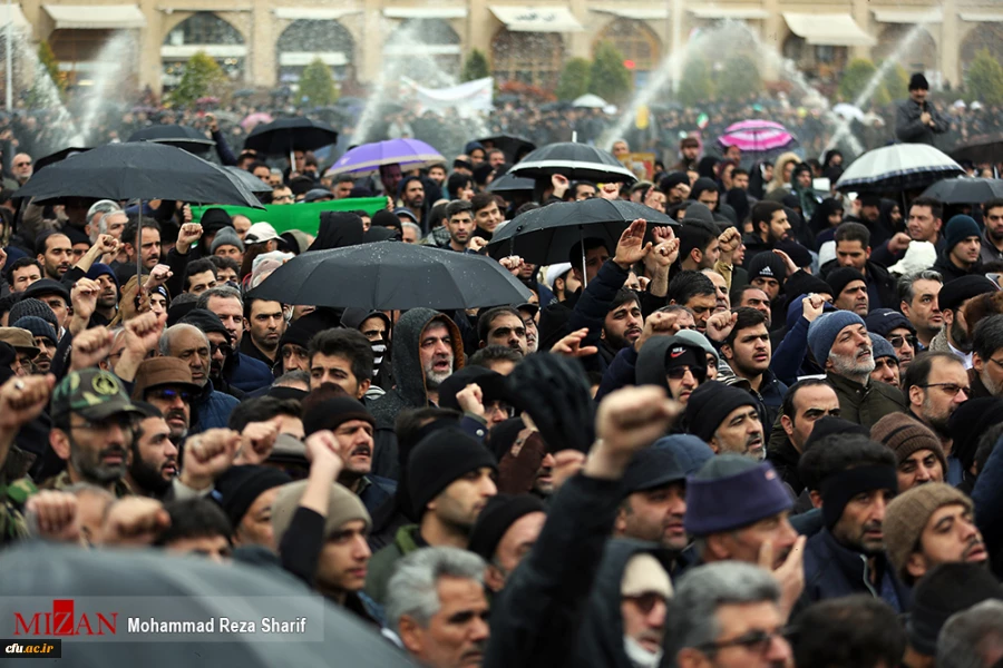 حضور مسئولین و کارکنان دانشگاه فرهنگیان استان اصفهان در مراسم بزرگداشت سردار حاج قاسم سلیمانی