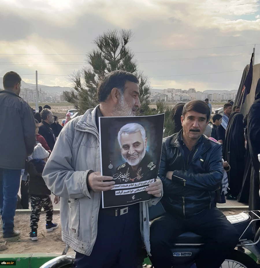 بدرقه با شکوه ابدان مطهر سردار رشید اسلام حاج قاسم سلیمانی و همرزمان مجاهدش توسط مردم انقلابی قم  4