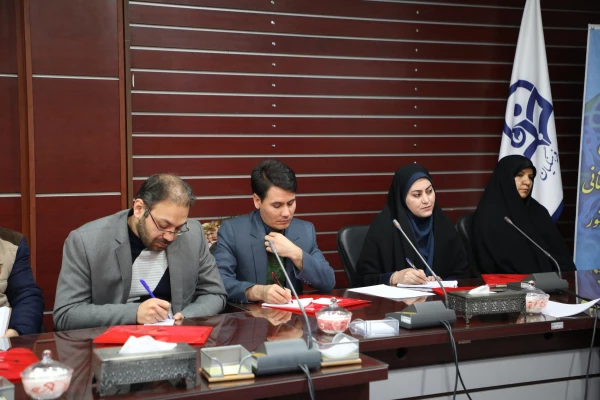 روابط عمومی آیینه تمام نمای یک سازمان است
 5