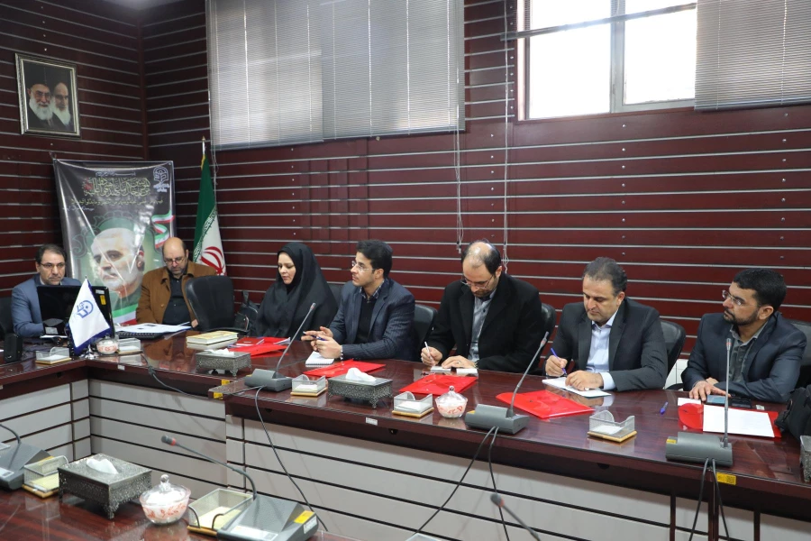 روابط عمومی آیینه تمام نمای یک سازمان است
 10