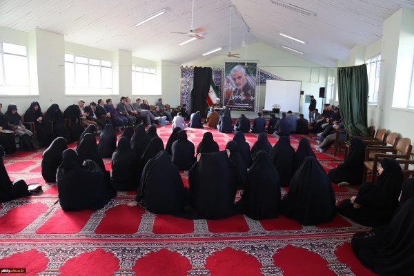 مراسم گرامیداشت شهادت سپهبد حاج قاسم سلیمانی در پردیس امام خمینی (ره) گرگان
 4