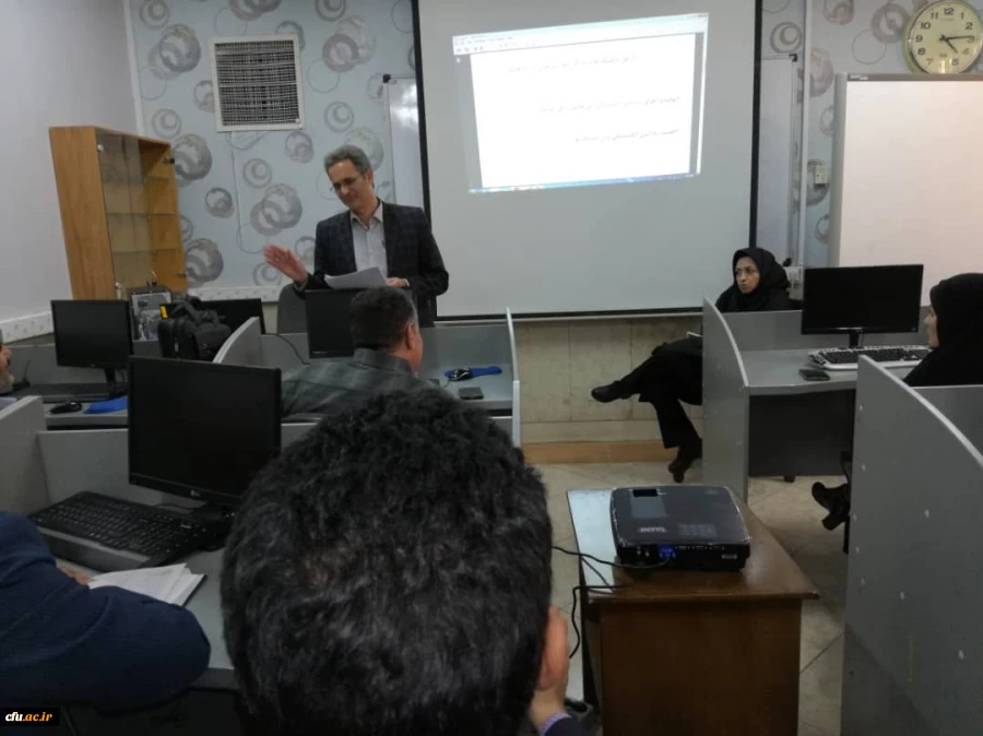 کارگاه آموزشی نحوه اجرای دروس رسمی الکترونیکی اساتید دانشگاه فرهنگیان 
