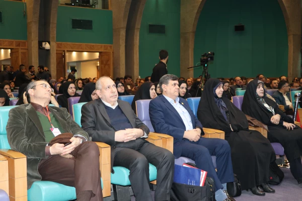 اگر در سیاست نه شرقی نه غربی داریم، در مهارت هم شرقی هم غربی داریم