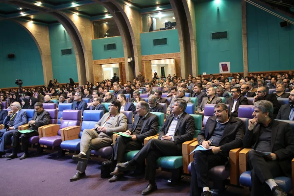 اگر در سیاست نه شرقی نه غربی داریم، در مهارت هم شرقی هم غربی داریم