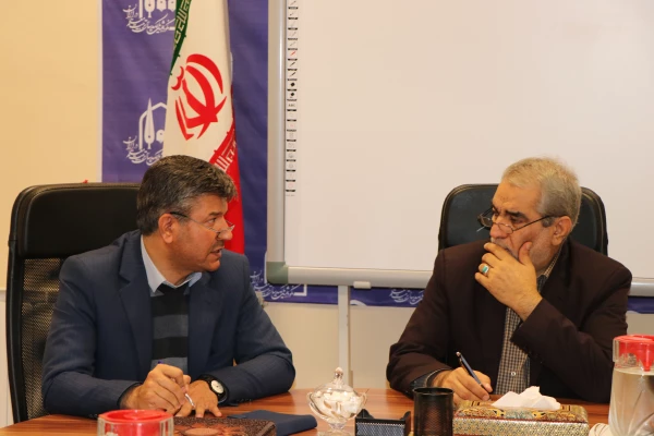 نشست رئیس دانشگاه فرهنگیان استان اصفهان با نمایندگان 