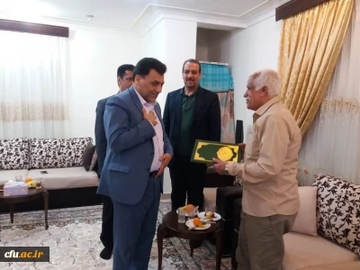 دیدار سرپرست معـاونت فرهنگی و اجتماعی دانشگاه فرهنگیـان با  خانواده شهید تنیده از شهـدای تربیت معلم استان هرمزگان