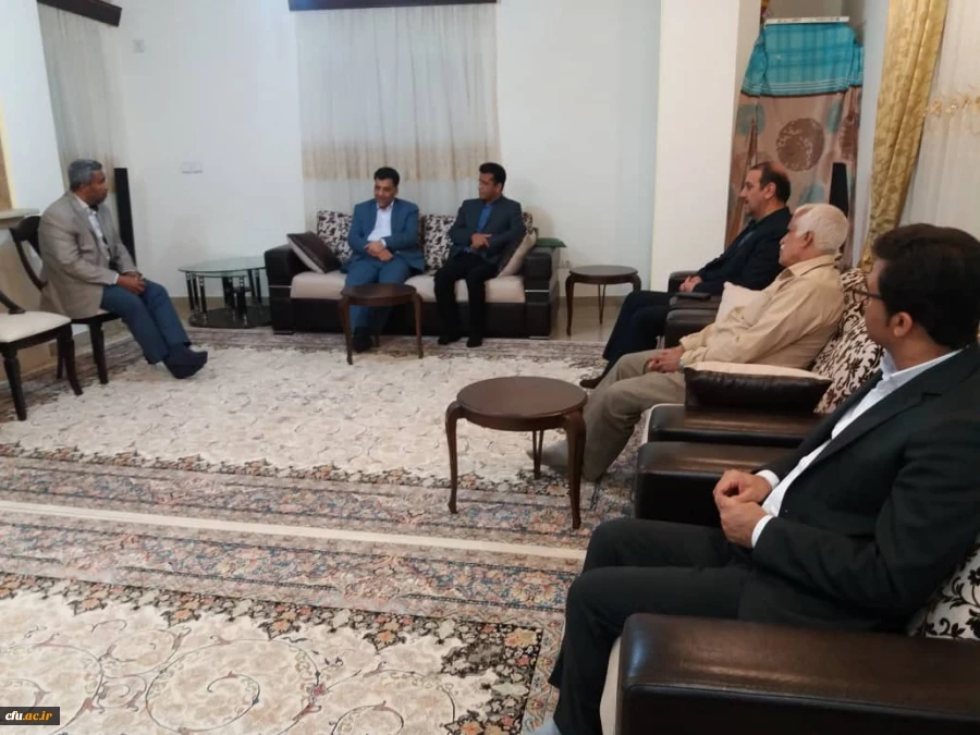 دیدار دکتر محمـدی معـاون فرهنگی دانشگاه فرهنگیـان با  خانواده شهید تنیده از شهـدای تربیت معلم استان هرمزگان 5