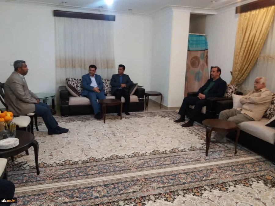 دیدار دکتر محمـدی معـاون فرهنگی دانشگاه فرهنگیـان با  خانواده شهید تنیده از شهـدای تربیت معلم استان هرمزگان 6