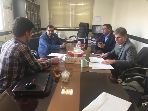 داوری پوسترهای همیاران سلامت جهت حضور در چهارمین همایش سراسری همیاران سلامت دانشگاه ها و موسسات آموزشی سراسر کشور 2