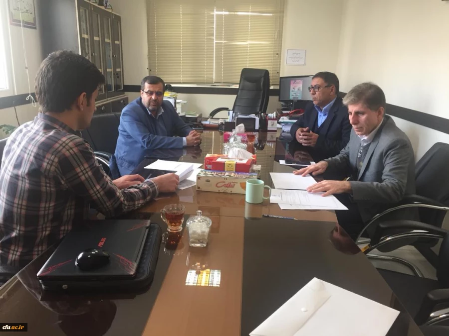 داوری پوسترهای همیاران سلامت جهت حضور در چهارمین همایش سراسری همیاران سلامت دانشگاه ها و موسسات آموزشی سراسر کشور 2