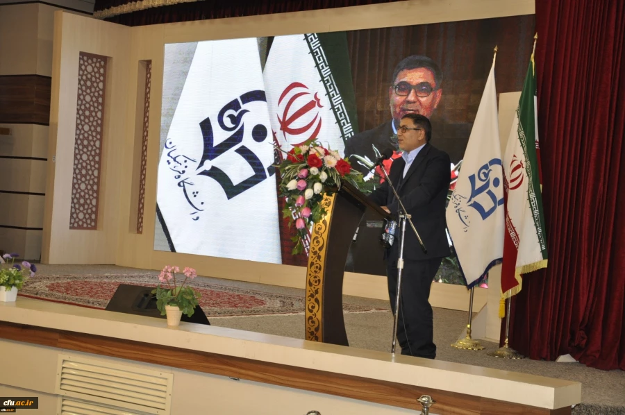 
سرپرستان سراها به عنوان مدیران پنهان دانشگاه
 2