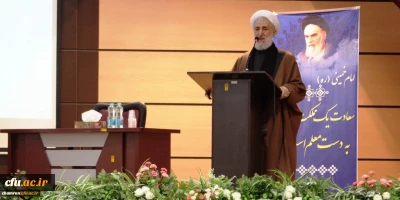 حجت الاسلام و المسلمین صدیقی در مراسم افتتاحیه ششمین دوره کشوری حیات طیبه در پردیس شهید چمران:

مهم ترین و حیاتی ترین مسئله در مفهوم حیات طیبه، ذکر و یاد خداست