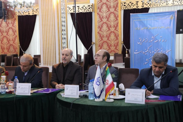 کسر 45 درصد از حقوق دانشجومعلمان از موارد قانونی است که از گذشته در تربیت معلم بوده و اکنون نیز انجام می شود 38