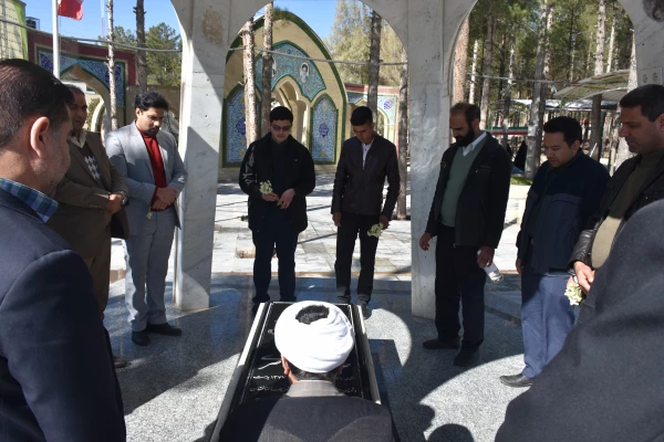 مراسم غبارروبی و عطرافشانی مزار شهدا 2