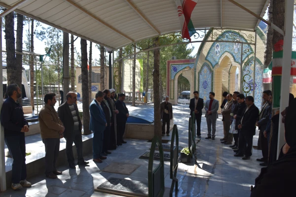 مراسم غبارروبی و عطرافشانی مزار شهدا 3