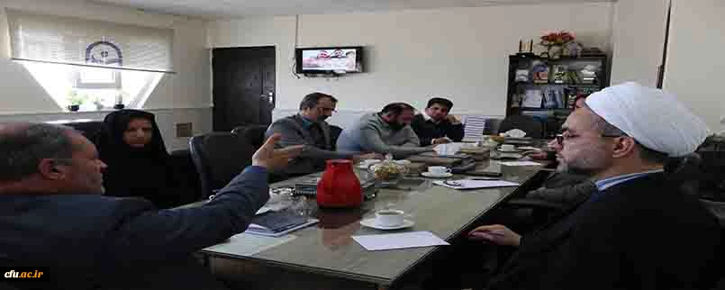 گزارش و اهم مسائل مختلف را در همه حوزه های دانشگاه از اجلاس کشوری مدیران استانی را برای شورا تشریح و پیگیری مدیران را در تمامی عرصه ها خواستار شد 3