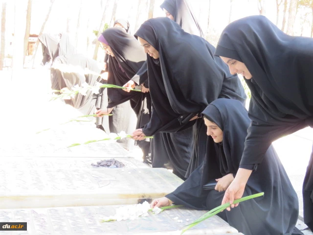 تجدید میثاق کارکنان و دانشجویان پردیس حضرت فاطمه الزهرا(س) یزد با شهدا و آرمان های انقلاب اسلامی 5
