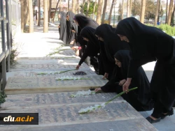 تجدید میثاق کارکنان و دانشجویان پردیس حضرت فاطمه الزهرا(س) یزد با شهدا و آرمان های انقلاب اسلامی 6