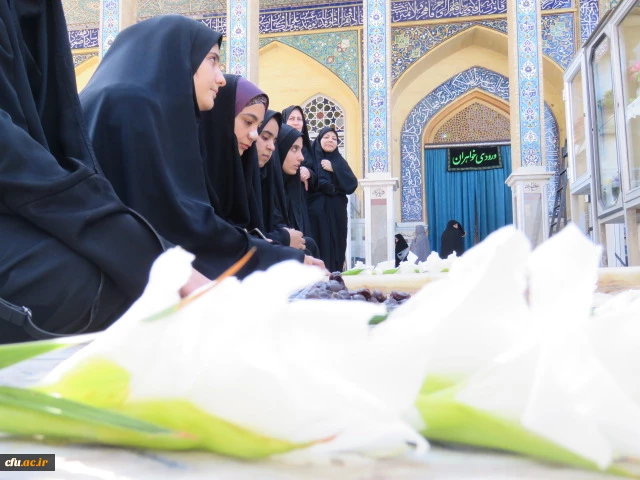 تجدید میثاق کارکنان و دانشجویان پردیس حضرت فاطمه الزهرا(س) یزد با شهدا و آرمان های انقلاب اسلامی 9