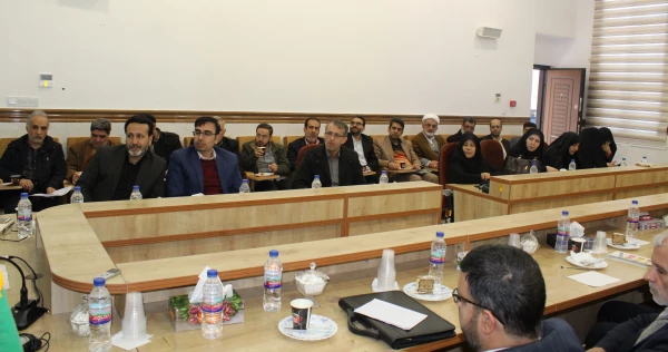 برگزاری جلسه کرسی نظریه پردازی ترویجی با موضوع ادبی بودن مثنوی گلشن راز شیخ محمود شبستری  4