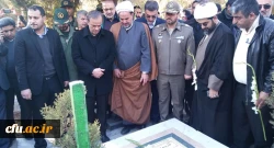 غبار روبی مزار شهدا با حضور استاندار خراسان رضوی