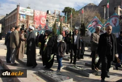 مراسم عطرافشانی و غبارروبی قبور مطهر شهدا توسط رئیس، کارکنان و اساتید دانشگاه فرهنگیان کرمان 