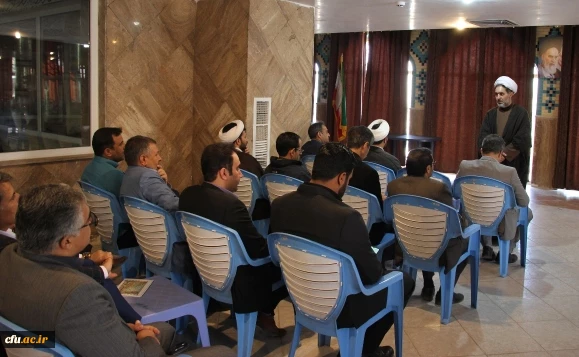 مراسم عطرافشانی و غبارروبی قبور مطهر شهدا توسط رئیس، کارکنان و اساتید دانشگاه فرهنگیان کرمان 