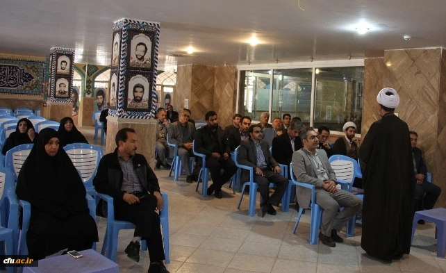 مراسم عطرافشانی و غبارروبی قبور مطهر شهدا توسط رئیس، کارکنان و اساتید دانشگاه فرهنگیان کرمان 