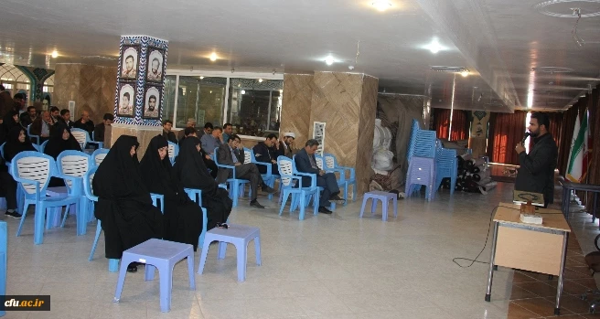 مراسم عطرافشانی و غبارروبی قبور مطهر شهدا توسط رئیس، کارکنان و اساتید دانشگاه فرهنگیان کرمان 